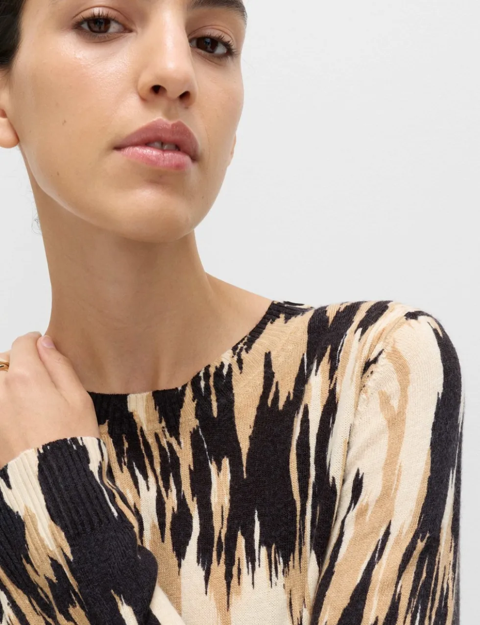 Abstract Pattern Supersoft Jumper