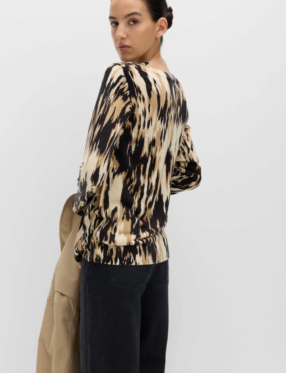 Abstract Pattern Supersoft Jumper