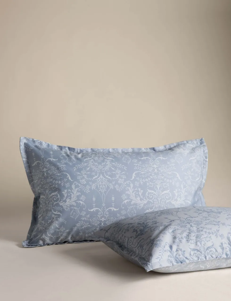 Aida-Alouette Damask Sateen Bedding Set
