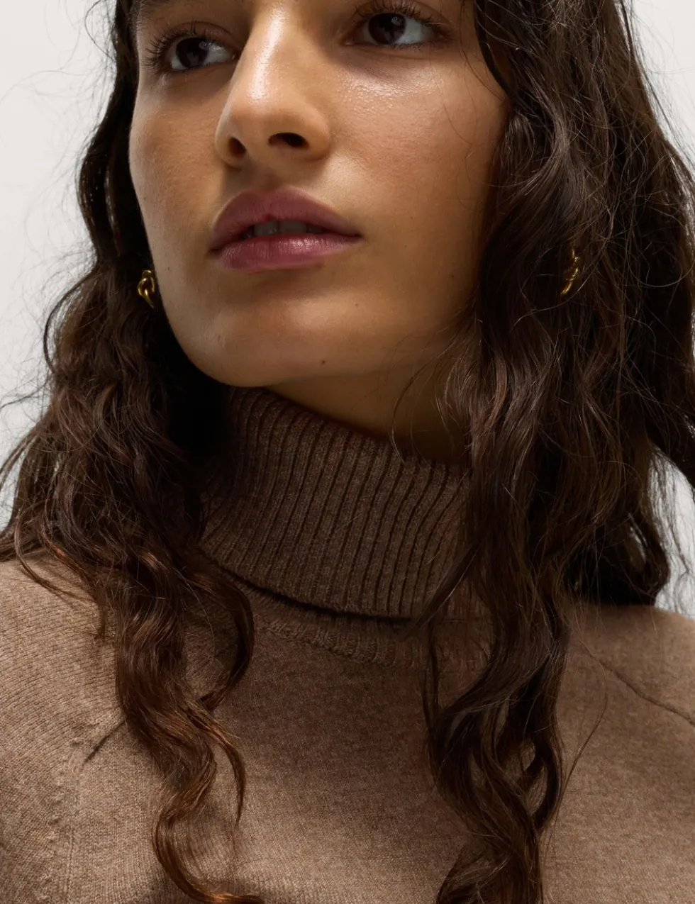 Air-Yarn Roll Neck Jumper