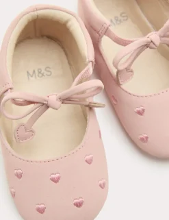 Baby Embroidered Heart Pram Shoes (0-18 Mths)