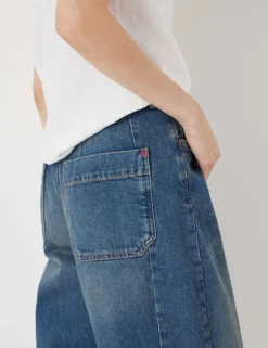 Barrel Leg Jeans