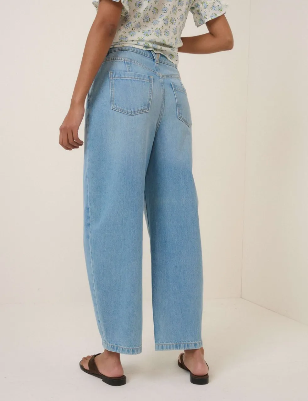 Barrel Wide Leg Jeans
