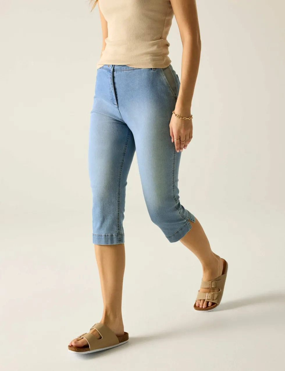 Bayletta Straight Leg Cropped Jeans