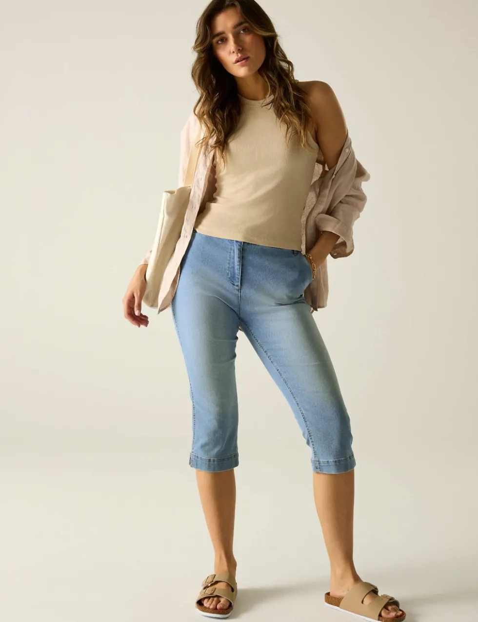 Bayletta Straight Leg Cropped Jeans