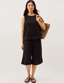 Bermuda Shorts with Linen