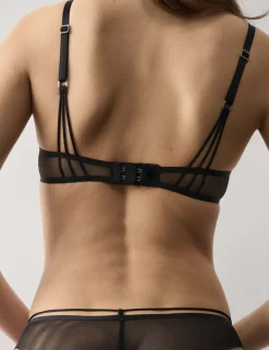 Black Label Smoothing Wired Plunge Bra (A-E)