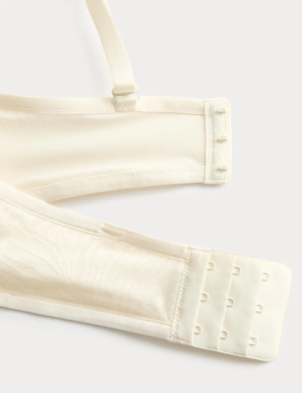 Body Lace Wired Strapless Bra (A-E)