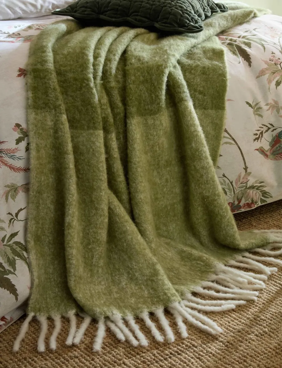 Bronwen Tassled Throw with Wool