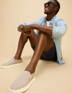 Canvas Pull-on Trainers