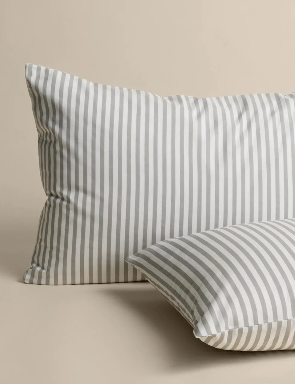 Cotton Blend Simple Stripe Bedding Set