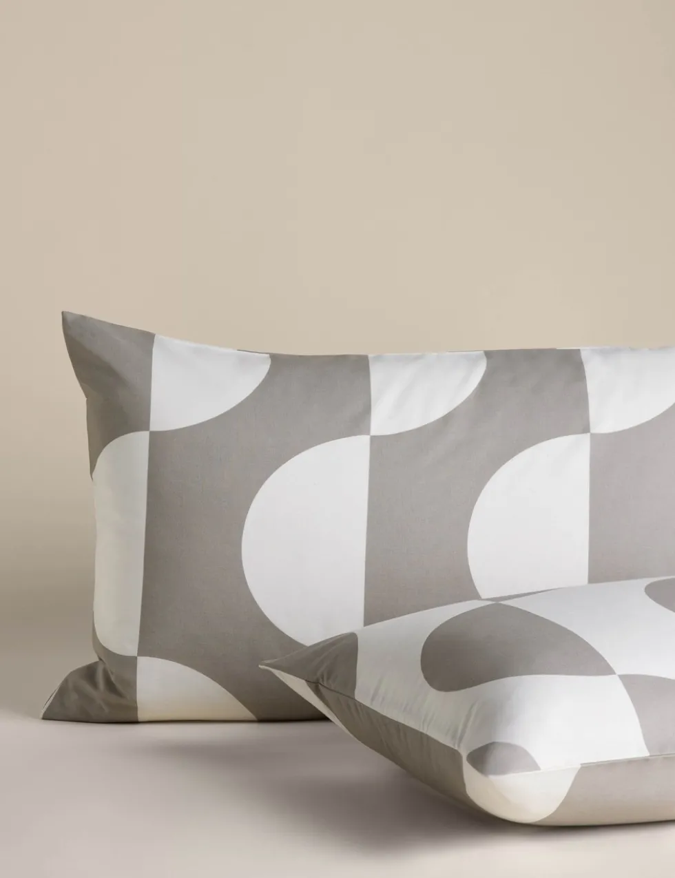 Cotton Blend Sliced Spot Geometric Bedding Set