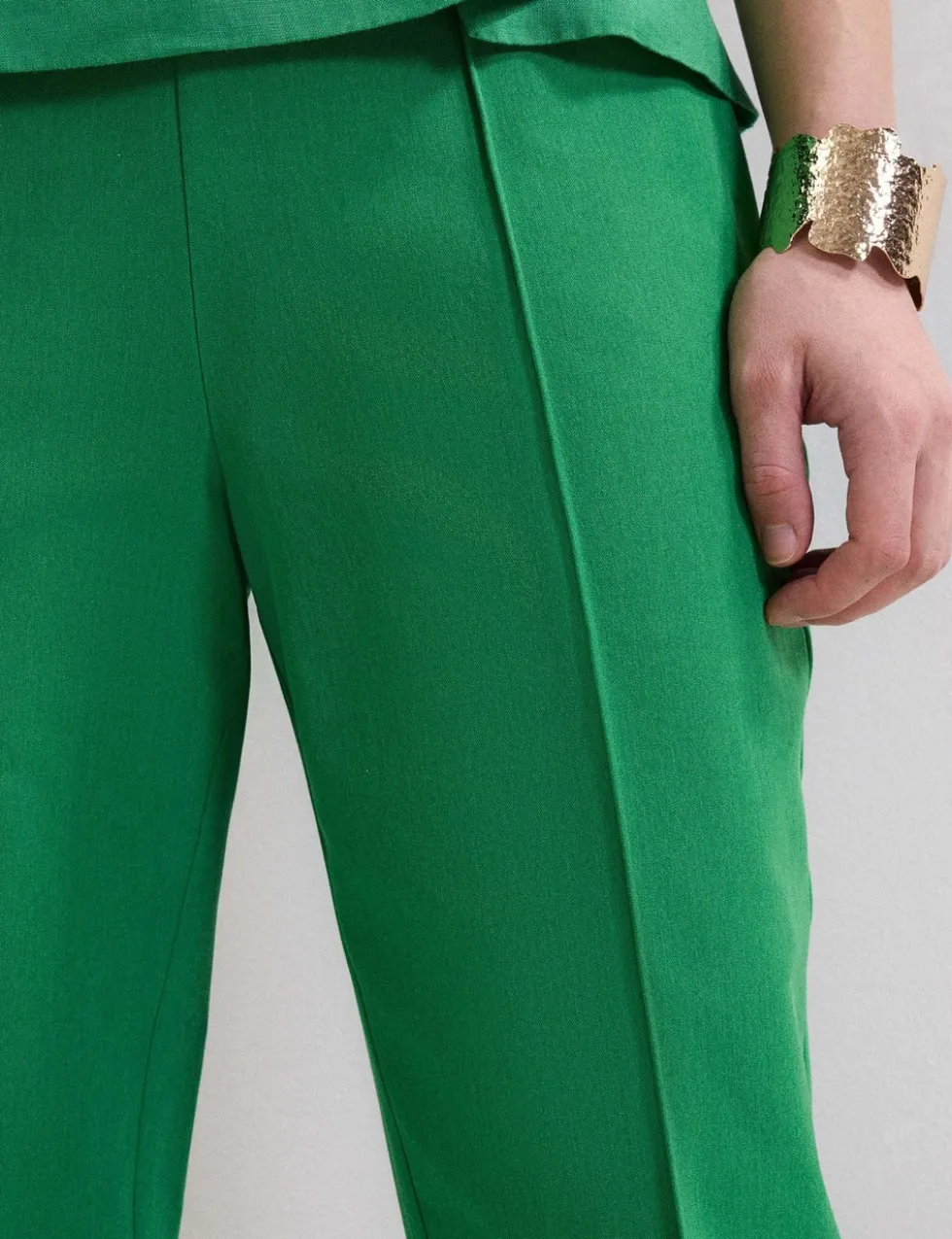 Cotton Blend Slim Fit Cropped Trousers