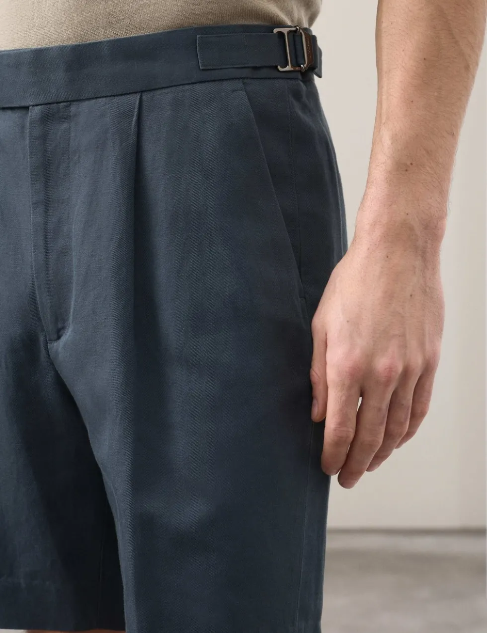 Cotton Linen Blend Pleat Front Shorts
