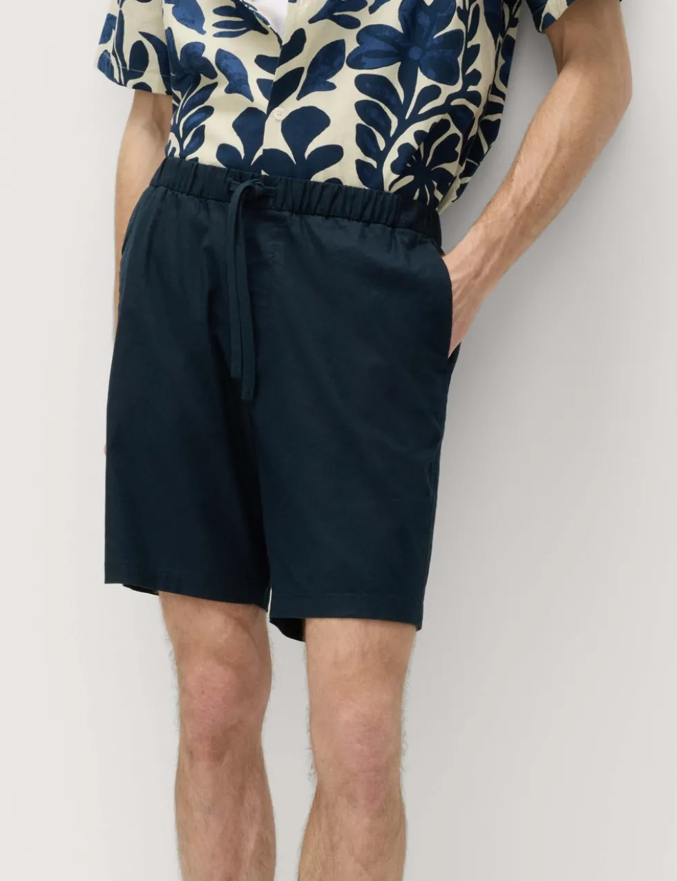 Cotton Linen Blend Stretch Shorts
