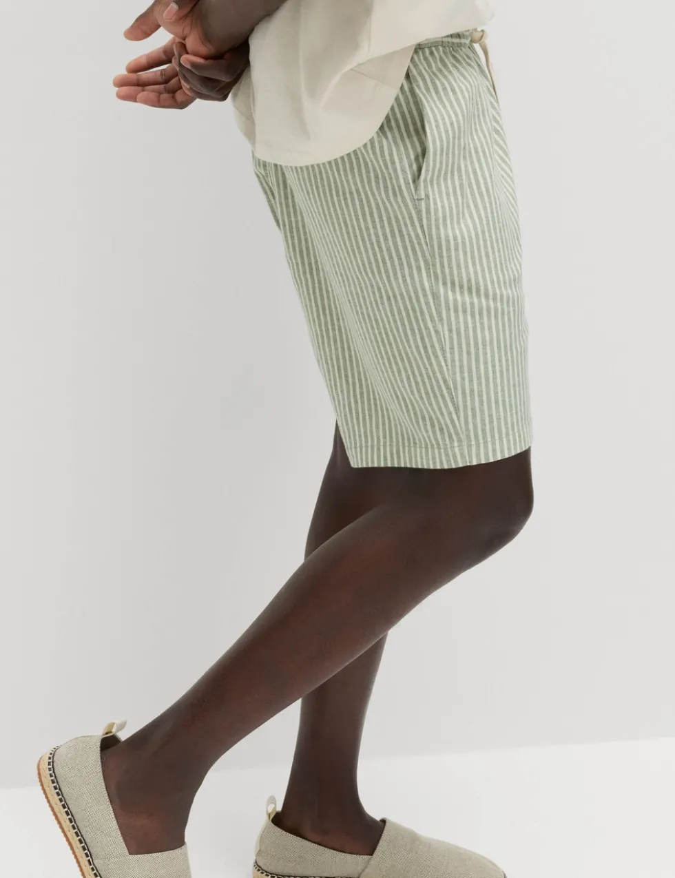 Cotton Linen Blend Stretch Shorts