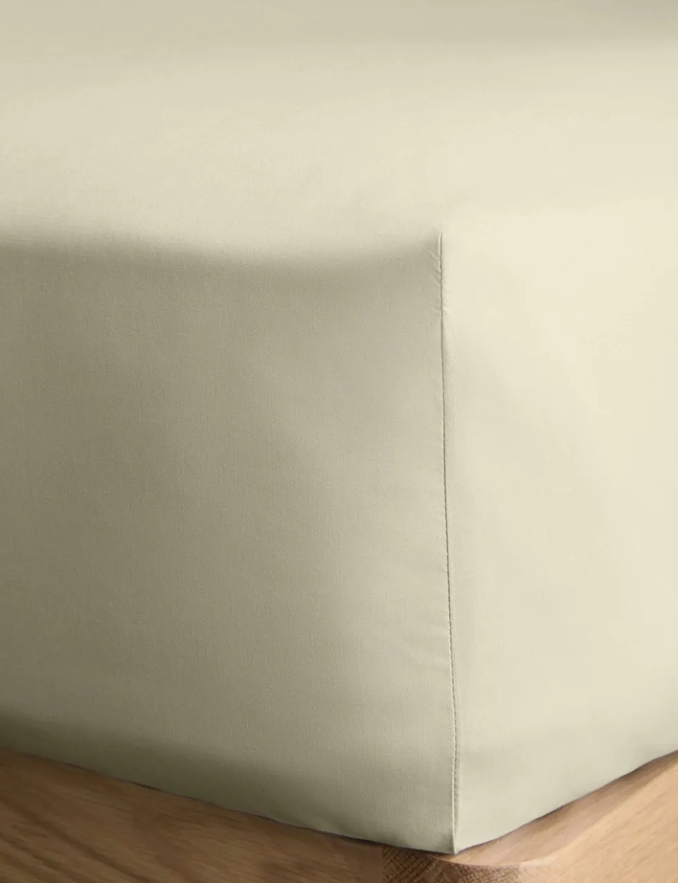 Cotton Rich Extra Deep Fitted Sheet