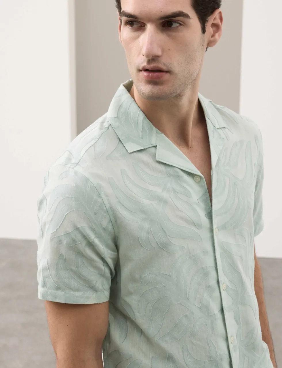 Cotton Rich Jacquard Short Sleeve Shirt