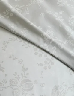 Cotton Rich Trailing Floral Bedding Set