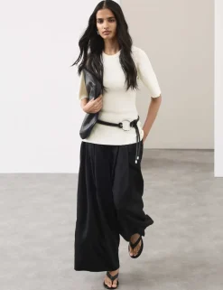 Crew Neck Peplum Knitted Top