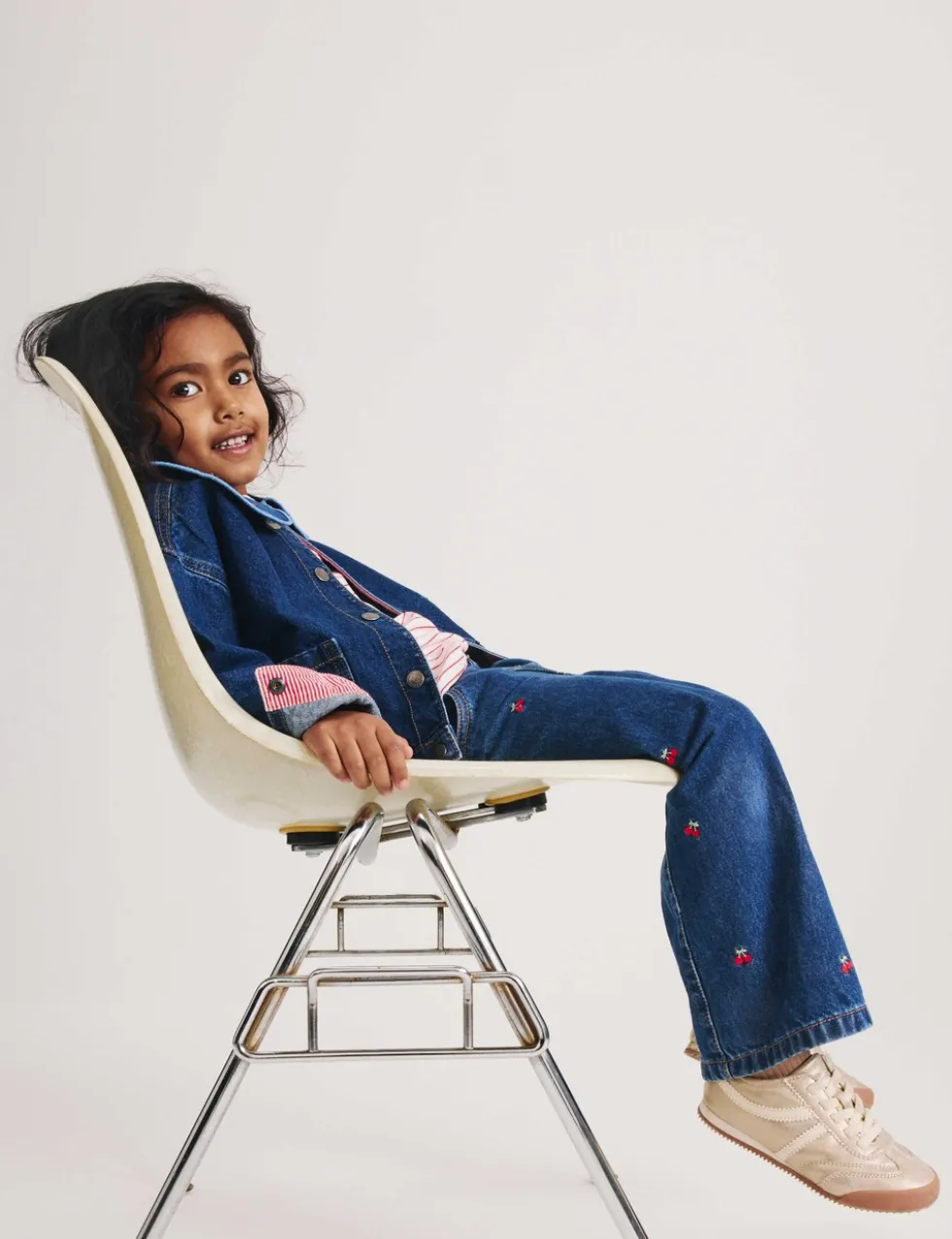 Denim Embroidered Jeans (2-10 Yrs)