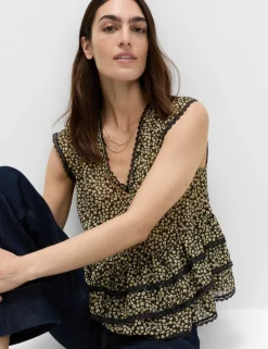 Ditsy Floral V-Neck Ruffle Top