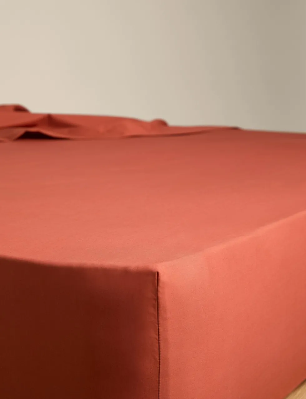Egyptian Cotton 230 Thread Count Crisp Extra Deep Fitted Sheet