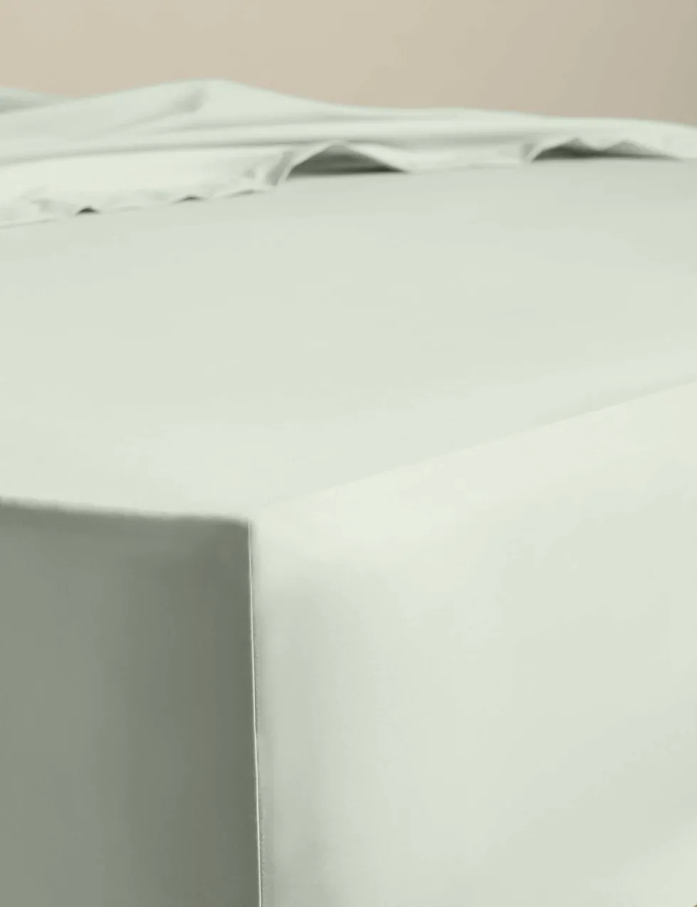 Egyptian Cotton 230 Thread Count Crisp Fitted Sheet