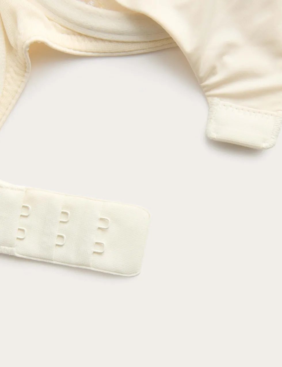 Embrace Embroidered Wired Full Cup Bra A-E