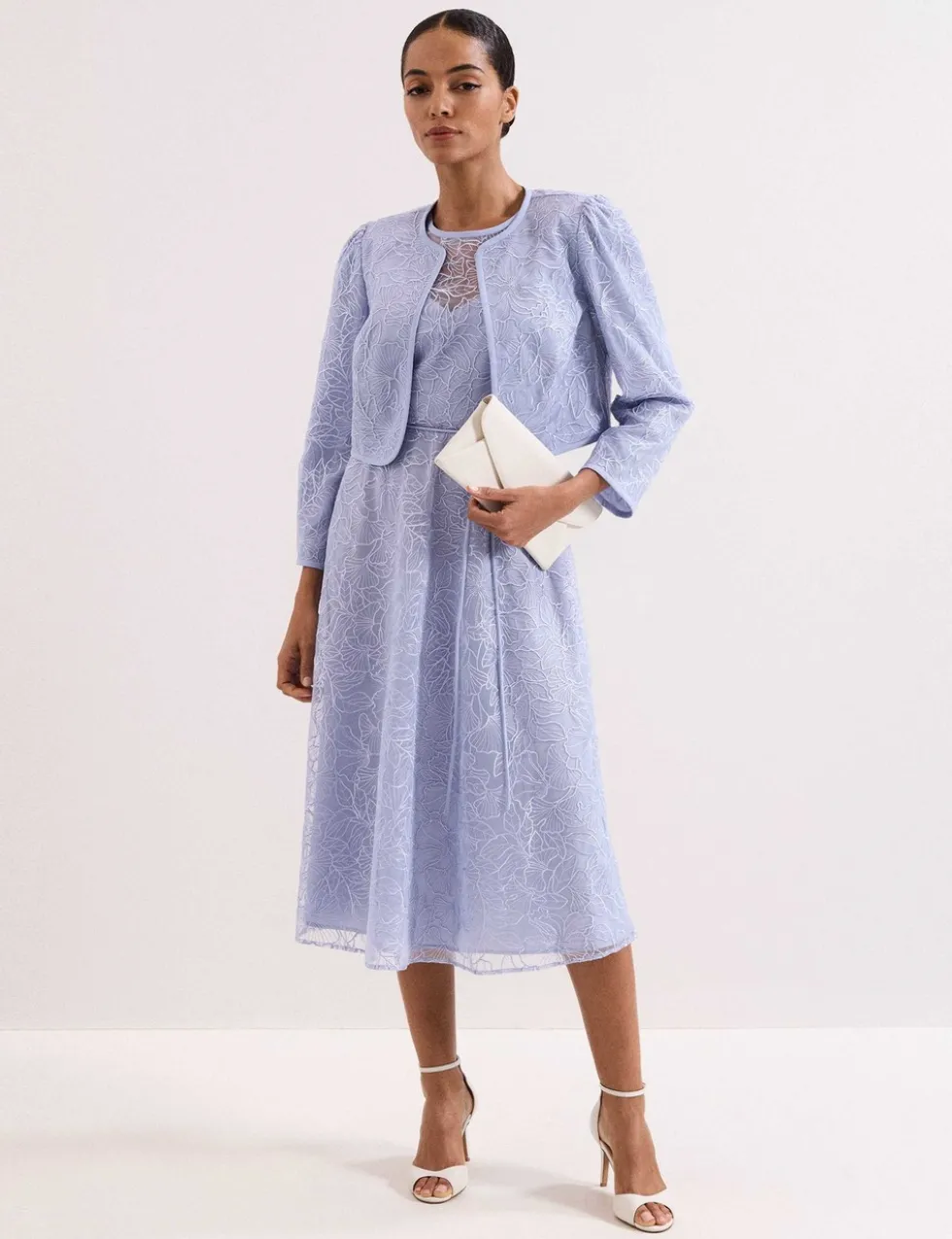 Embroidered Collarless Short Jacket