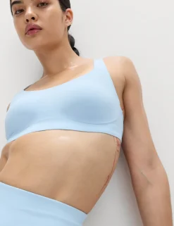 Flexifit™ Medium Support Sports Bra (A-E)