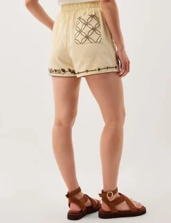 Floral Embroidered Shorts with Linen