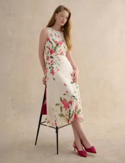 Floral Round Neck Knee Length Skater Dress