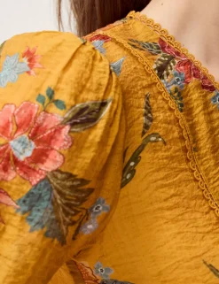 Floral V-Neck Lace Trim Blouse