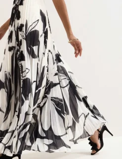Floral V-Neck Pleated Maxi Skater Dress