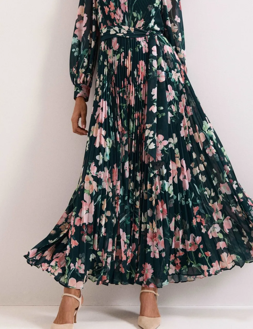 Floral V-Neck Pleated Maxi Tea Dress