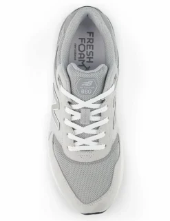 Fresh Foam Walking 880 V6