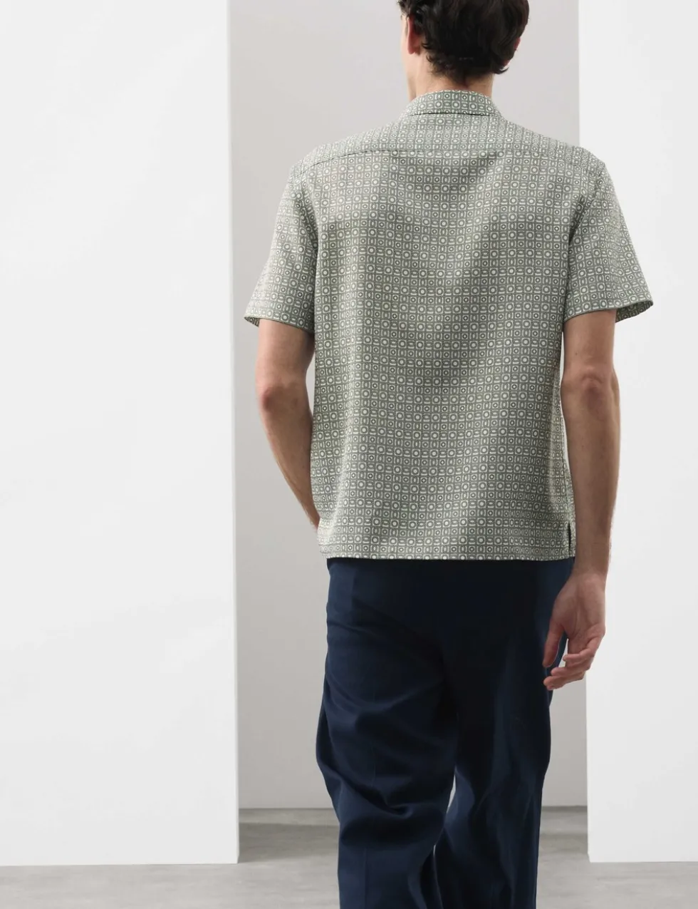 Geometric Print Short Sleeve Shirt