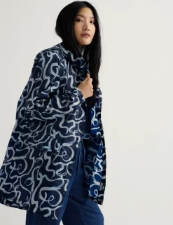 Geometric Waterproof Hooded Packaway Raincoat