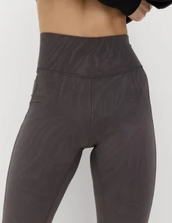 Go Move Cool Comfort™ Embossed High Waisted Gym Leggings