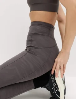 Go Move Cool Comfort™ Embossed High Waisted Gym Leggings