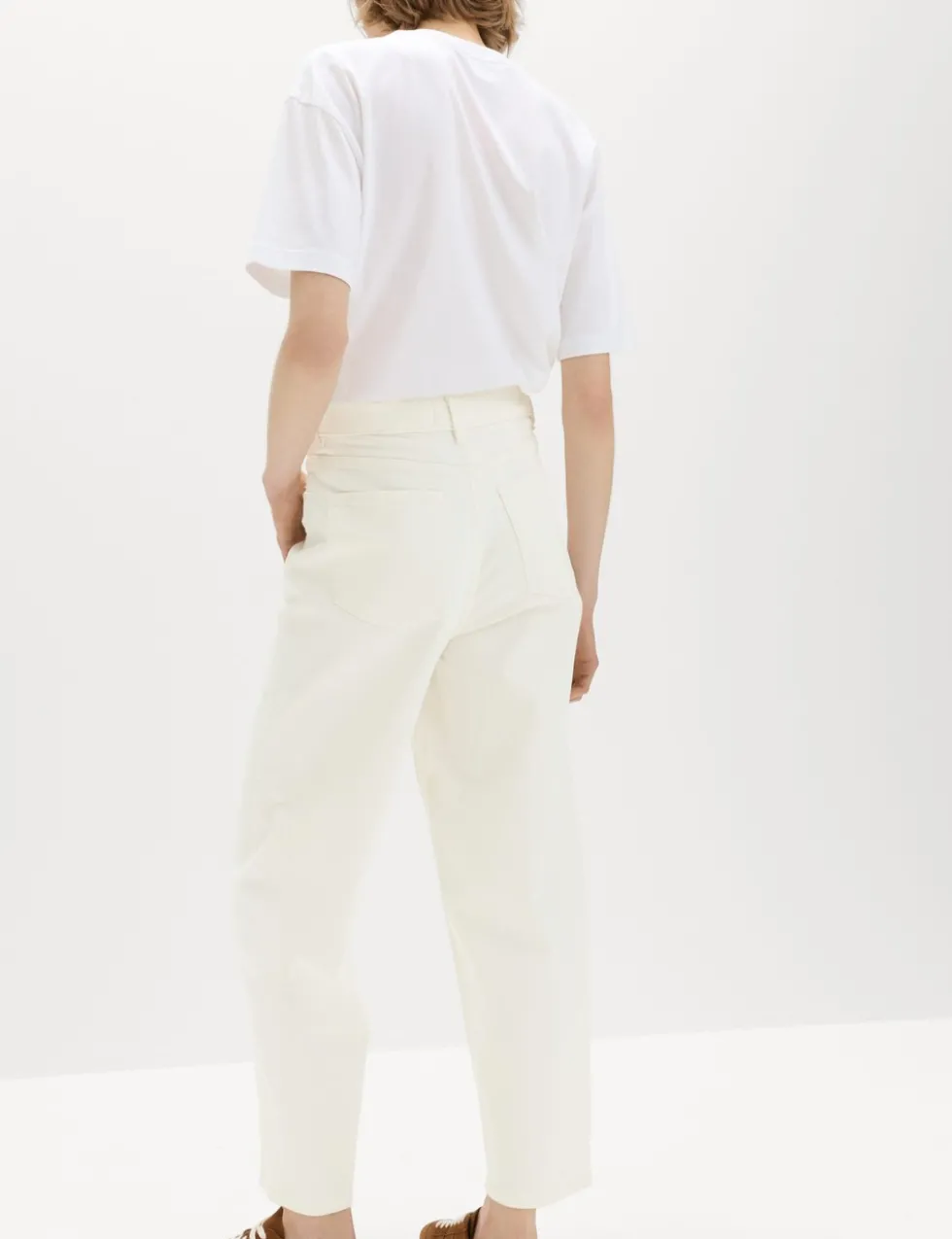 High Waisted Carrot Leg Ankle Grazer Jeans