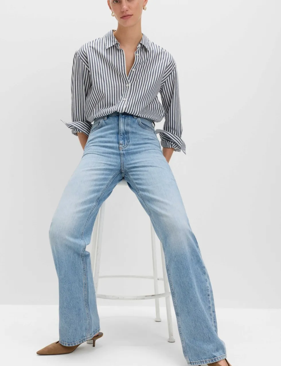 High Waisted Relaxed Straight Jeans