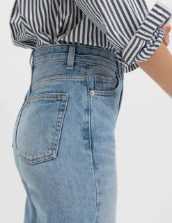 High Waisted Relaxed Straight Jeans