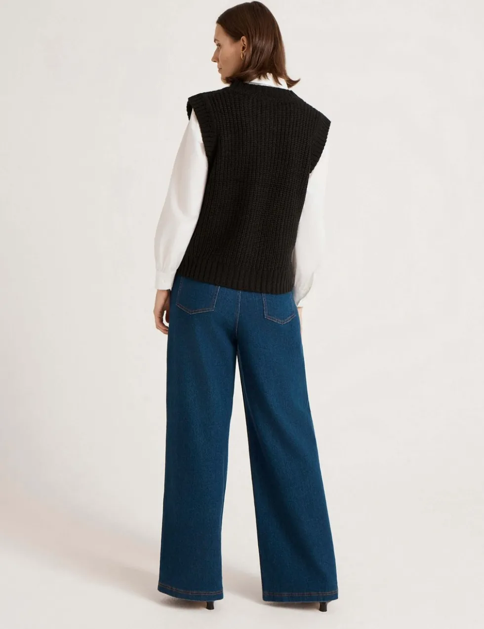 Janette Round Neck Knitted Vest