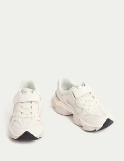 Kids' Chunky Freshfeetâ„¢ Riptape Trainers (4 Small - 3 Large)