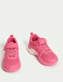 Kids' Freshfeetâ„¢ Riptape Trainers (4 Small - 2 Large)