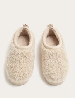 Kids' Slippers (9 Small - 7 Large)