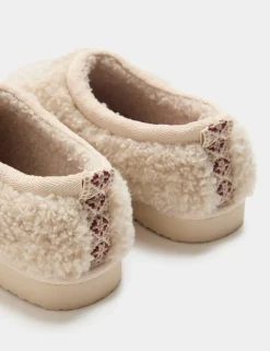 Kids' Slippers (9 Small - 7 Large)
