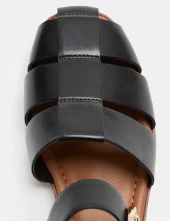 Leather Buckle Flat Fisherman Sandals